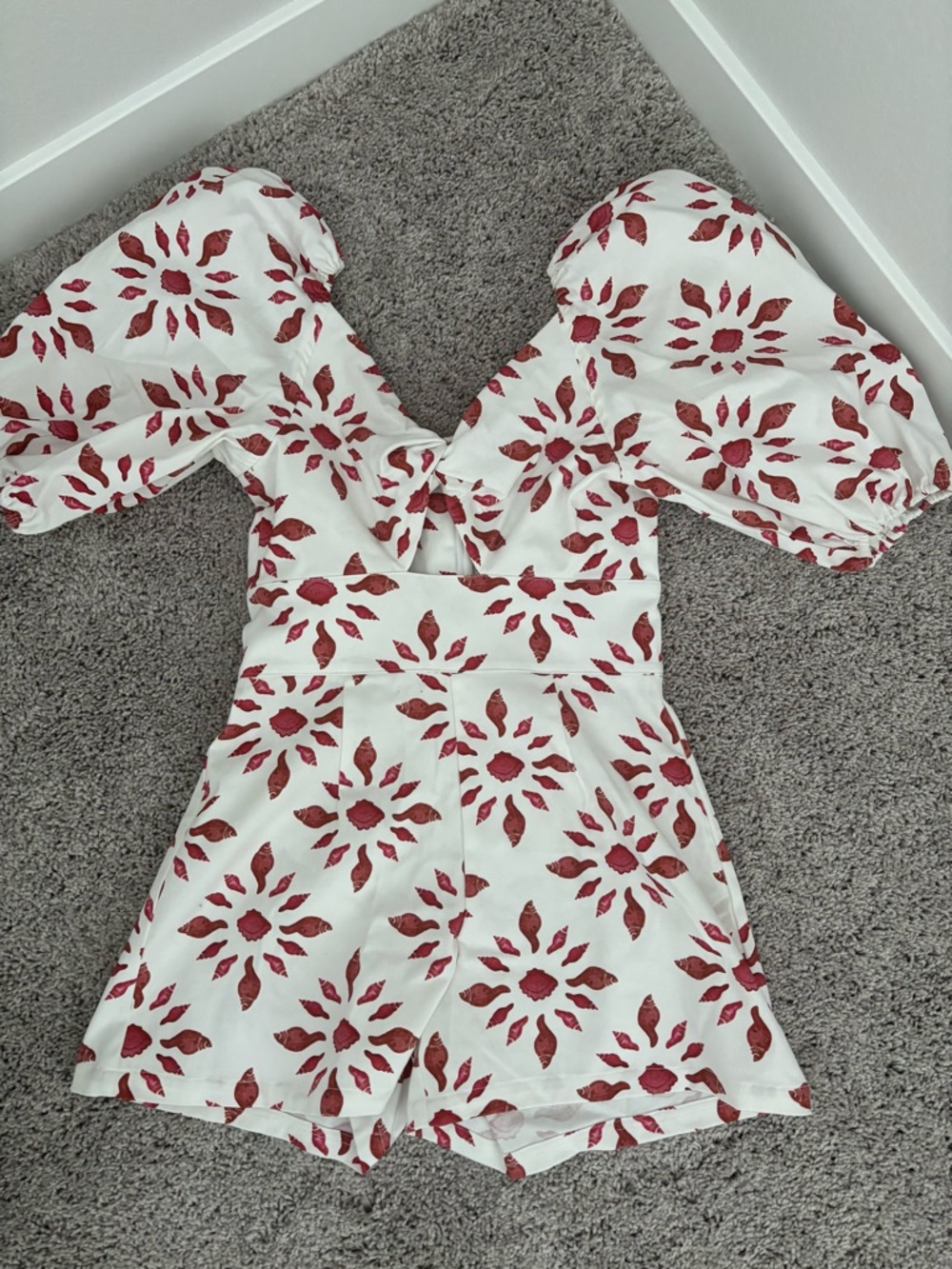 ❤️ Never A Wallflower Puff Sleeve Romper – Red Shell Print